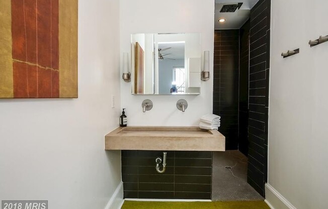 2BD 2BA Designer Penthouse in U St Corridor w/ 400 Sq Ft Private Rooftop, and Large Basement Storage!!
