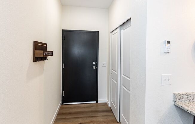 2 beds, 2 baths, 855 sqft, $1,850, Unit 5661 #304 Silverstone