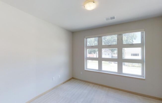 2 beds, 2 baths, 936 sqft, $2,540, Unit 902-411