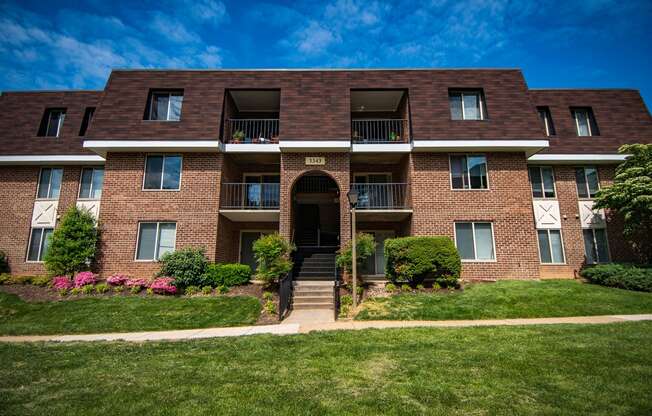 Oakton Park Apartments Building Exterior 11