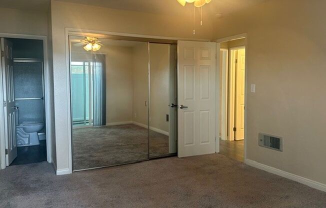 2 beds, 2 baths, 880 sqft, $2,695, Unit Q-39