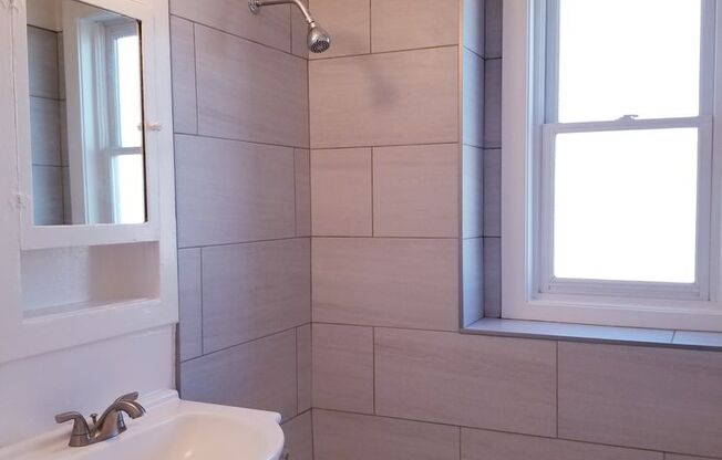 Studio, 1 bath, 450 sqft, $2,400, Unit 705
