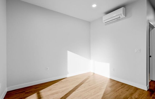 Studio, 1 bath, 402 sqft, $1,175, Unit 202