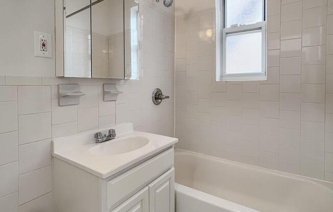 1 bed, 1 bath, $2,550, Unit 3-C