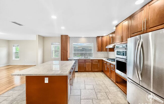 Beautiful 3 Bedroom/ 2 Bathroom Home Located In Mira Mesa
