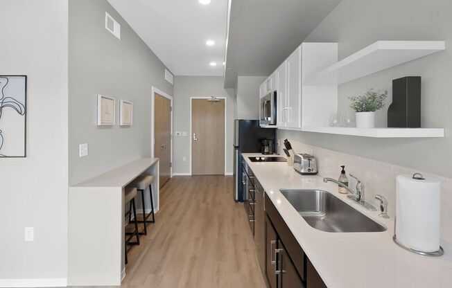 Studio, 1 bath, 394 sqft, $1,100, Unit 2418