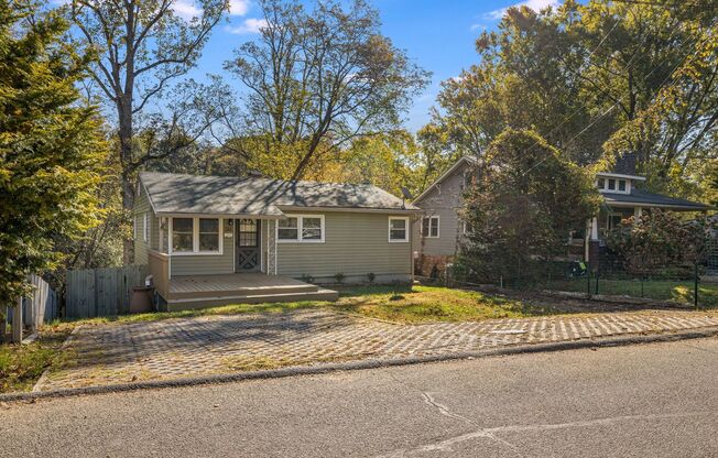 Bright 3-Bedroom in West Asheville with Fenced Yard & Workshop Potential. 6-Month or 12-Month Leases Considered.