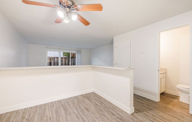 2 beds, 1.5 baths, 1,100 sqft, $1,695, Unit 18