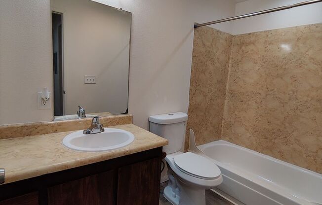 2 beds, 1 bath, 800 sqft, $1,350, Unit 902