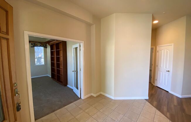 Beautiful 55+ Home in Heritage Lakeside