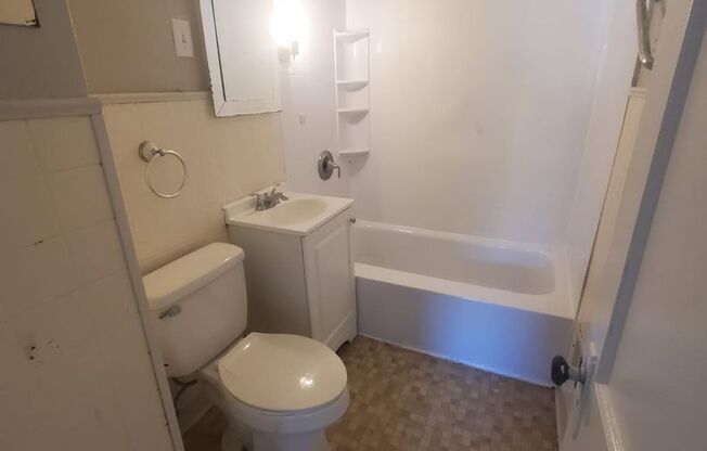 3 beds, 1 bath, $1,100