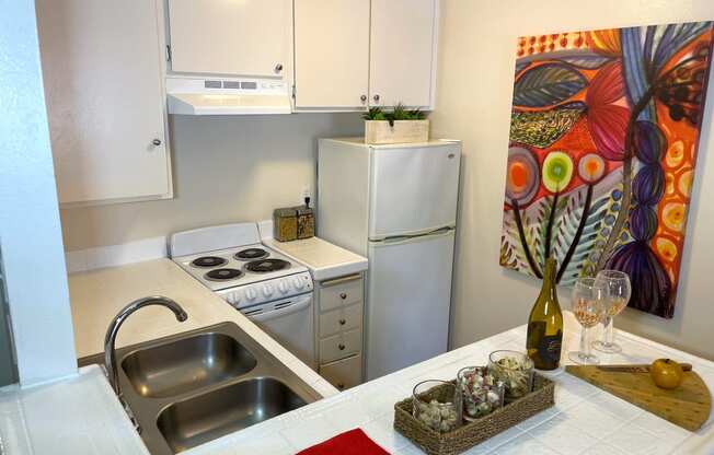 Spacious Studio Apartment in Paradise Gardens at Long Beach California.