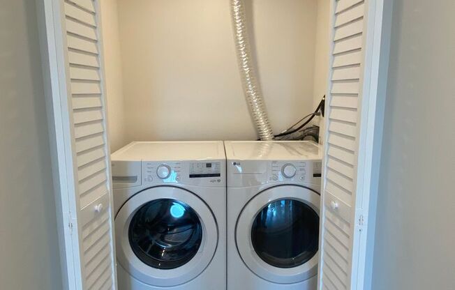 Studio, 1 bath, 449 sqft, $1,900, Unit 307