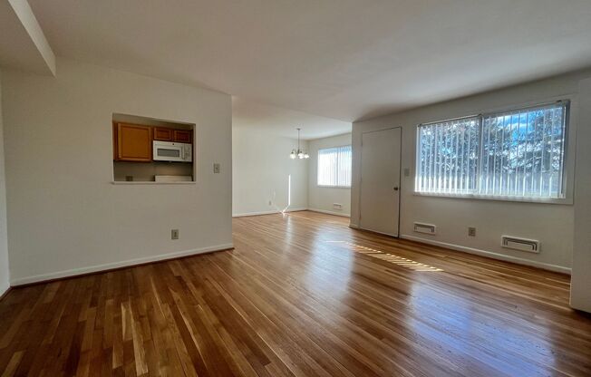 2 beds, 1 bath, 800 sqft, $1,450, Unit 2709-1C