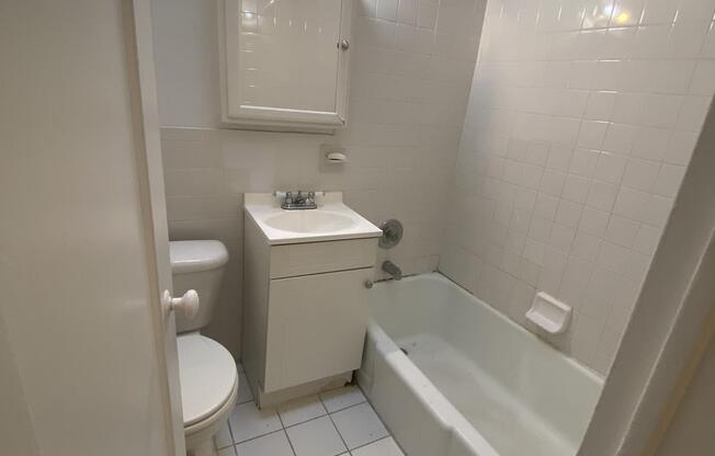 1 bed, 1 bath, $2,900, Unit 5-B