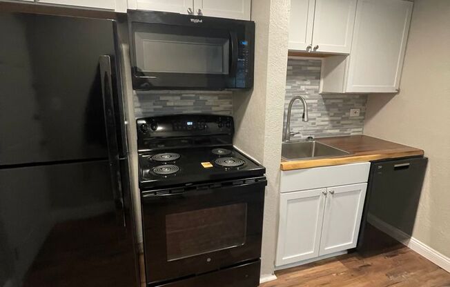 Studio, 1 bath, $975, Unit #05