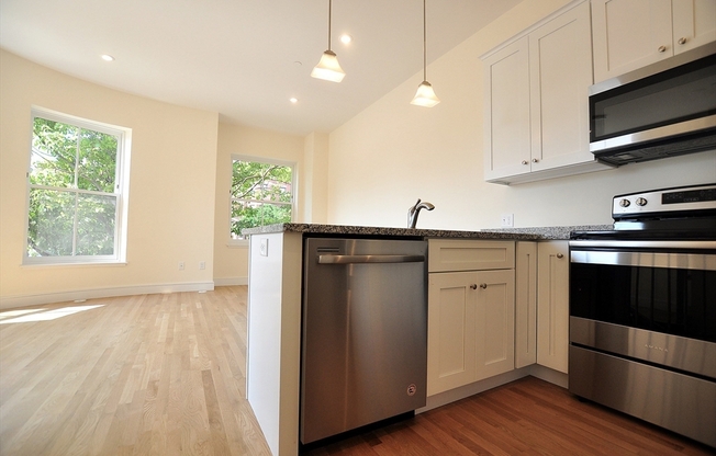 877 Beacon St