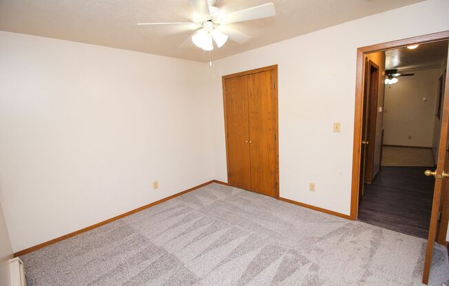 2 beds, 1 bath, $900