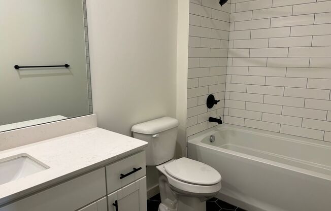 2 beds, 2 baths, 958 sqft, $2,325, Unit 810