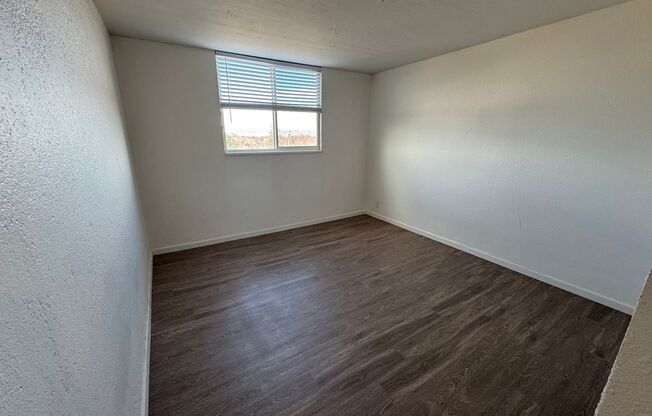 2 beds, 2 baths, 1,052 sqft, $1,895, Unit 1945 Peoria St #405