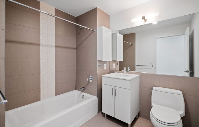 2 beds, 2 baths, $6,100, Unit 528