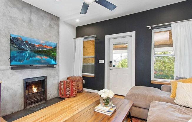 In the Heart of Highlands 2 Bedroom 1 Bath Row Home!