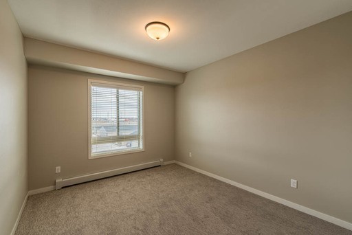 1 bed, 1 bath, 693 sqft, $1,185, Unit 215