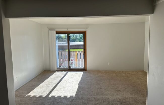 2 beds, 1 bath, 800 sqft, $1,175