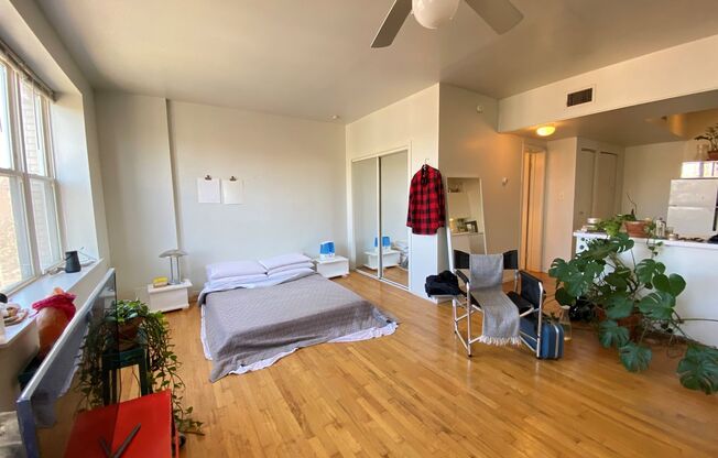 1 bed, 1 bath, 550 sqft, $1,695, Unit 5959-301