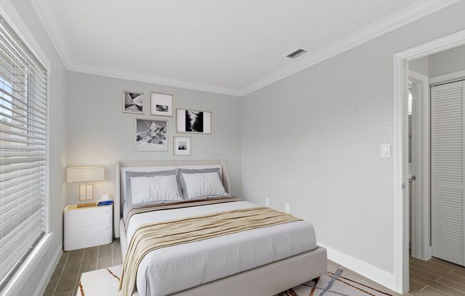 2 beds, 1 bath, 837 sqft, $1,795, Unit 833