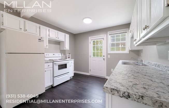 Cozy Living with Outdoor Space & Everyday Convenience