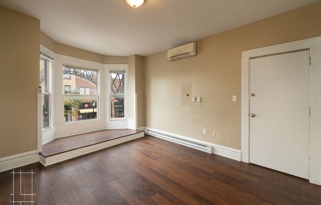 Studio, 1 bath, $925, Unit 1188.5 N. High St. Apt. 2