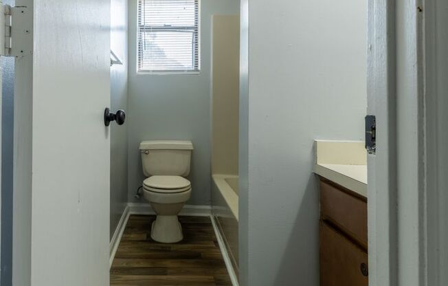 2 beds, 1 bath, 1,000 sqft, $875, Unit 345