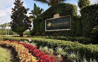 2/2 in Equestrian Parc!