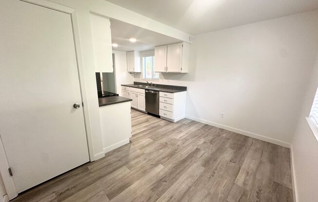 3 beds, 1.5 baths, 1,200 sqft, $1,695, Unit 7523