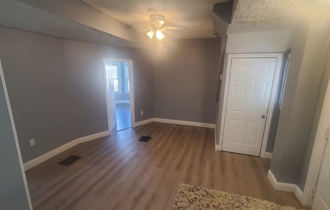 2 beds, 1 bath, 900 sqft, $2,700, Unit 1