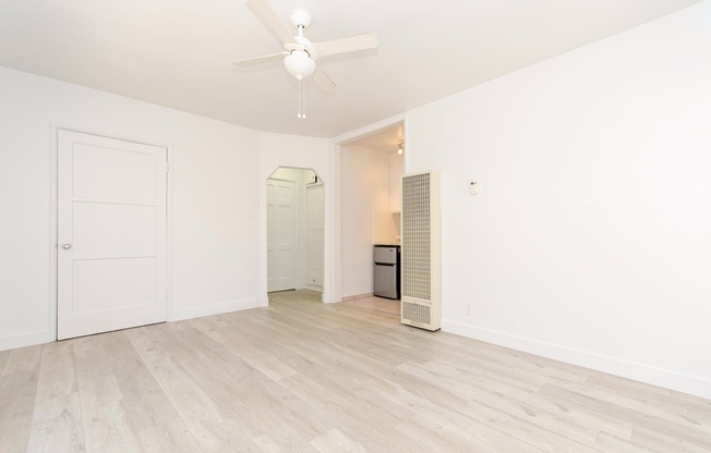 Studio, 1 bath, 306 sqft, $1,550, Unit 12