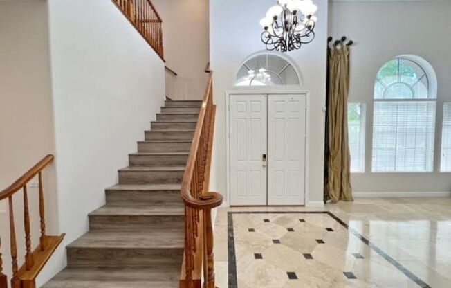 Stunning Home with Mountain Views, Covered Patios & Prime Location!