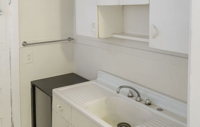 Studio, 1 bath, 520 sqft, $1,775, Unit 630.5-7