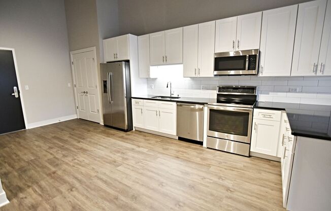 1 bed, 1 bath, 711 sqft, $3,000, Unit 3833-203