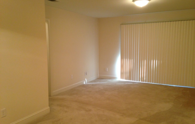 1 bed, 1 bath, 750 sqft, $1,060, Unit G02