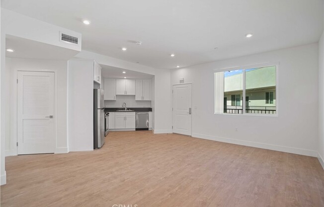 2 beds, 2 baths, 1,122 sqft, $2,417, Unit 509