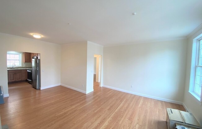 2 beds, 1 bath, 642 sqft, $2,200, Unit 4