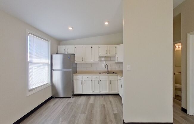 1 bed, 1 bath, 984 sqft, $900