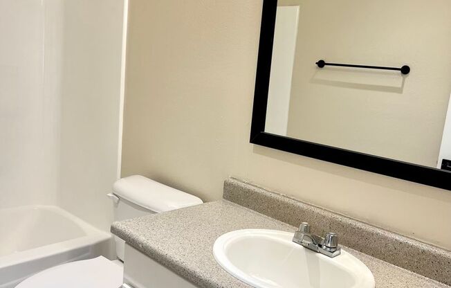 2 beds, 1 bath, 896 sqft, $1,895, Unit 001