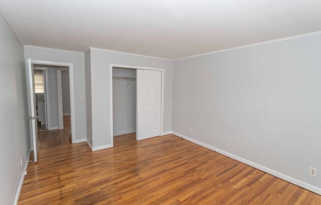 2 beds, 1 bath, $1,795, Unit V-18-2