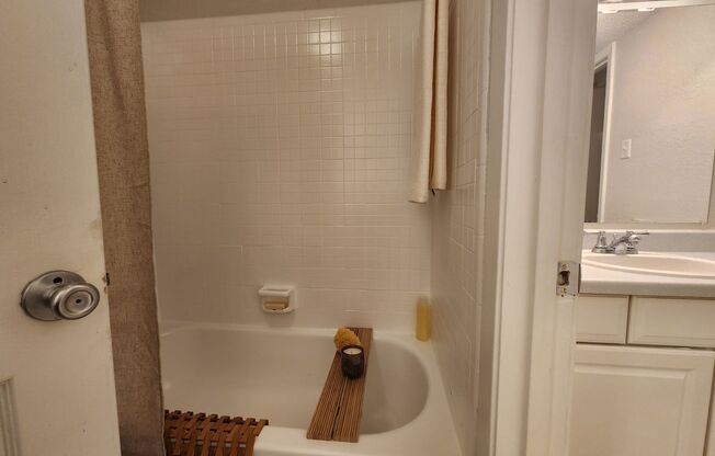 2 beds, 1 bath, 992 sqft, $1,414, Unit ABB-1-120