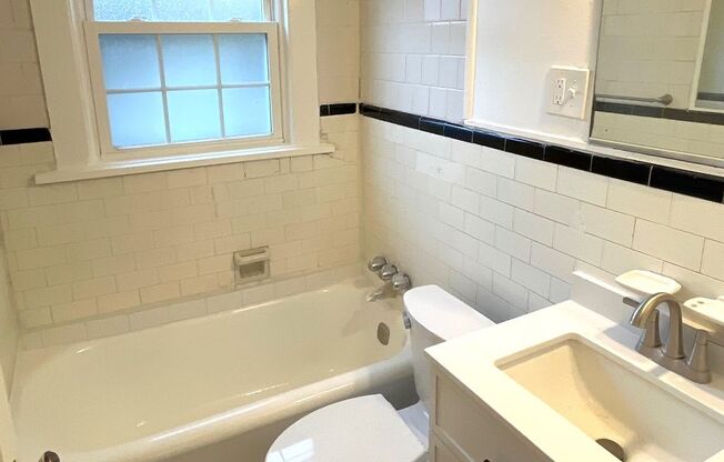 1 bed, 1 bath, 750 sqft, $1,595, Unit 873-8