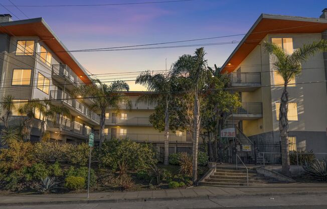 2p008 - Lake View East