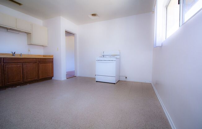 308 N Azusa Avenue, Azusa CA Outstanding Fourplex 2 Bd/1Bth For Rent